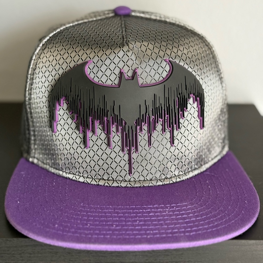BATMAN DC BLACK AND PURPLE SNAP BACK HAT